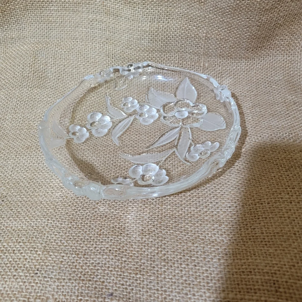 Vintage Crystal Glass Mikasa Round Shaped Bowl/Tray. Candy Dish.